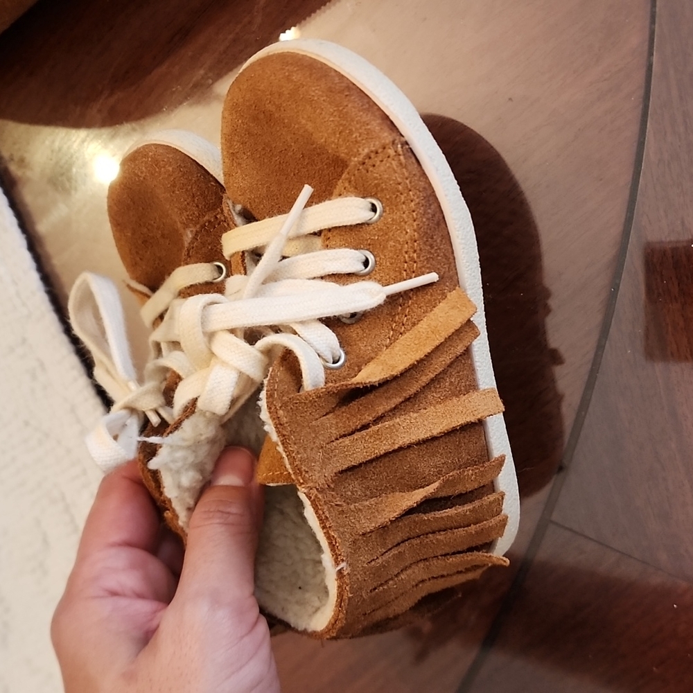 Shoes - Picture 4 of 5